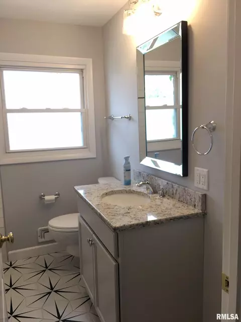 2131 N 6th St, Springfield, IL 62702 photo 33