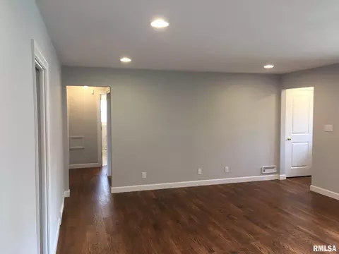2131 N 6th St, Springfield, IL 62702 photo 15