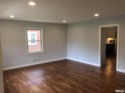 2131 N 6th St, Springfield, IL 62702 photo 13