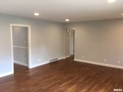 2131 N 6th St, Springfield, IL 62702 photo 14