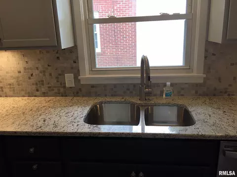 2131 N 6th St, Springfield, IL 62702 photo 23