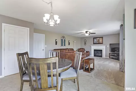 4101 Newtonmore Dr, Springfield, IL 62712 photo 8