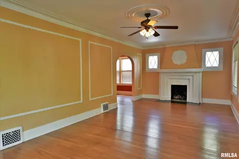 929 S Walnut St, Springfield, IL 62704 photo 4