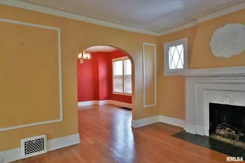 929 S Walnut St, Springfield, IL 62704 photo 3