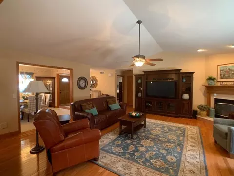 3504 Banyan Dr, Springfield, IL 62712 photo 3