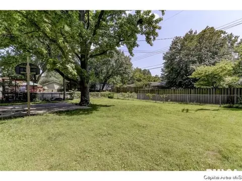 2208 Fairway Dr, Springfield, IL 62704 photo 3
