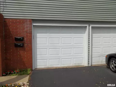 437 S Durkin Dr, Springfield, IL 62711 photo 20