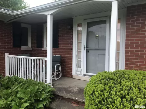 418 E Oaks St, Bluffs, IL 62621 photo 7