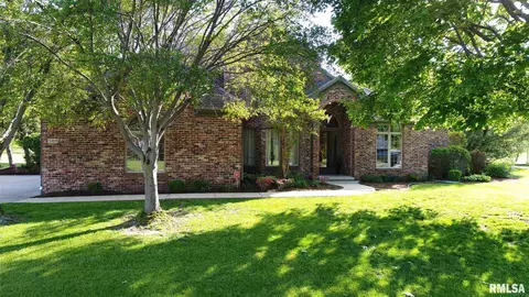 5209 Eagle Ridge Dr, Springfield, IL 62711 photo 1