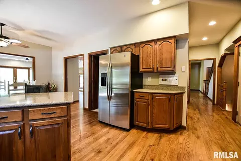 5209 Eagle Ridge Dr, Springfield, IL 62711 photo 9