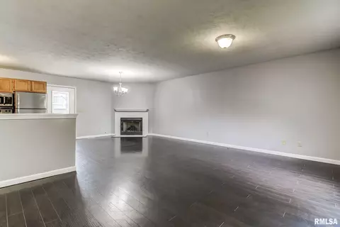 801 Helene St, Springfield, IL 62702 photo 9