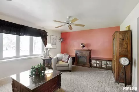 2 Circle Dr, Springfield, IL 62703 photo 9