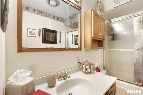 2 Circle Dr, Springfield, IL 62703 photo 16