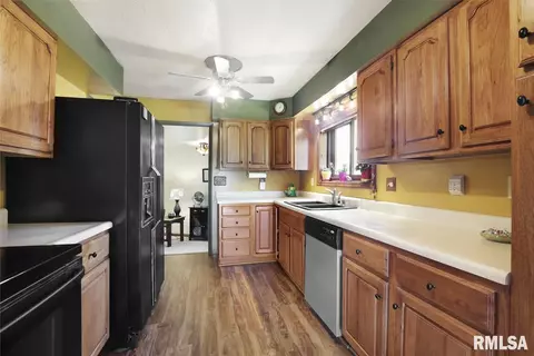 2 Circle Dr, Springfield, IL 62703 photo 7