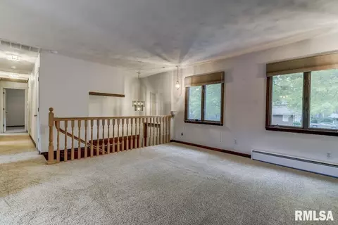 79 Drawbridge Rd, Springfield, IL 62704 photo 2