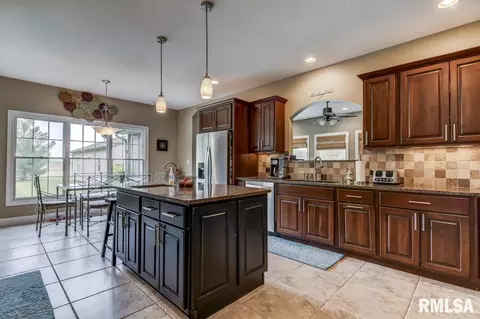 200 Bourbon St, Springfield, IL 62707 photo 15