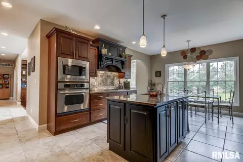200 Bourbon St, Springfield, IL 62707 photo 14