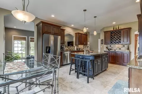 200 Bourbon St, Springfield, IL 62707 photo 12