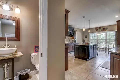 200 Bourbon St, Springfield, IL 62707 photo 11