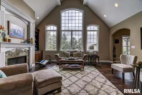 200 Bourbon St, Springfield, IL 62707 photo 8