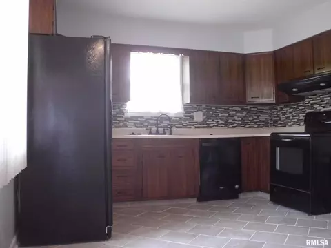 1704 N 23rd St, Springfield, IL 62702 photo 6