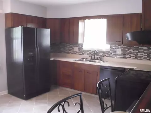 1704 N 23rd St, Springfield, IL 62702 photo 9