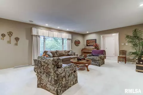 29 Wildwood Rd, Springfield, IL 62704 photo 9