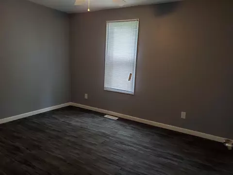 2300 E Keys Ave, Springfield, IL 62702 photo 8