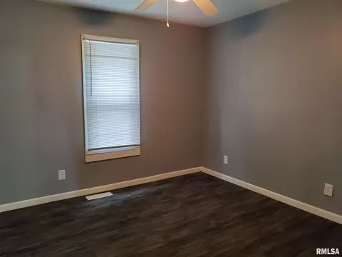 2300 E Keys Ave, Springfield, IL 62702 photo 6