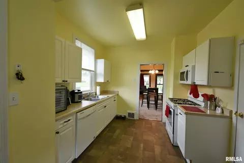 2201 Yale Blvd, Springfield, IL 62703 photo 11