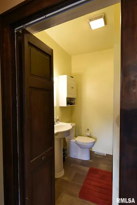 2201 Yale Blvd, Springfield, IL 62703 photo 13