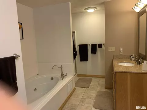 113 Timberridge Dr, Springfield, IL 62702 photo 10