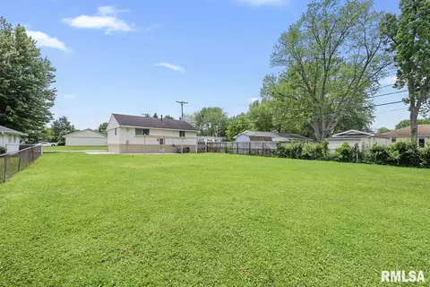 37 Groton Dr, Springfield, IL 62702 photo 5