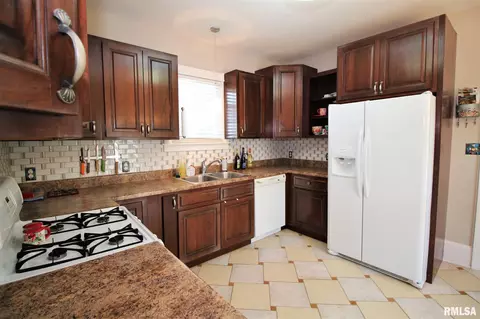 1024 N Walnut St, Springfield, IL 62702 photo 30