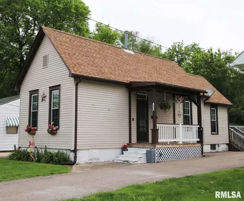 1024 N Walnut St, Springfield, IL 62702 photo 1