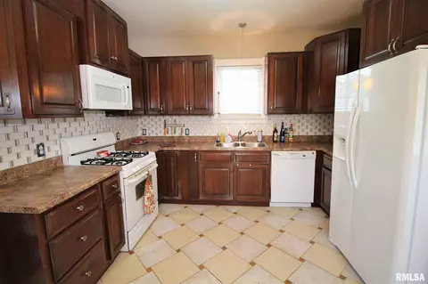 1024 N Walnut St, Springfield, IL 62702 photo 31