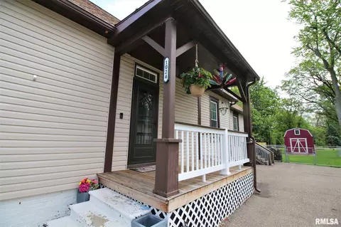 1024 N Walnut St, Springfield, IL 62702 photo 6