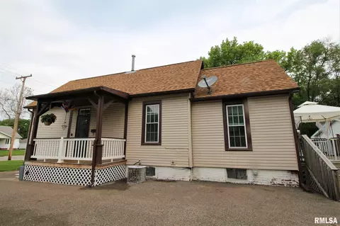1024 N Walnut St, Springfield, IL 62702 photo 8