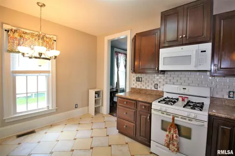 1024 N Walnut St, Springfield, IL 62702 photo 35