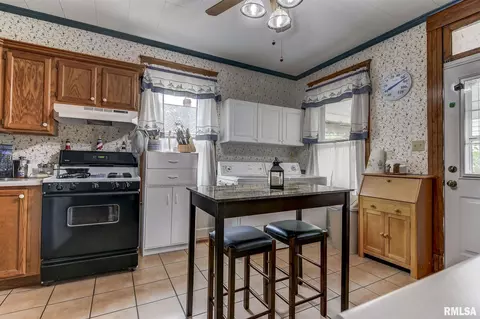 1247 Monument St, Springfield, IL 62702 photo 9