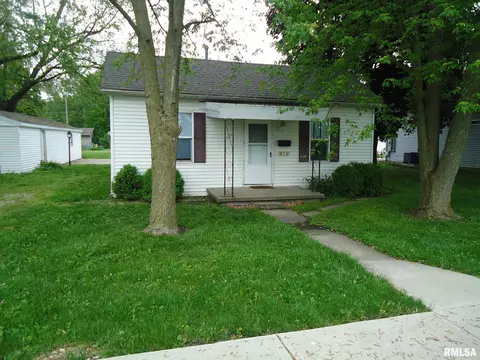 314 S Main St, Chatham, IL 62629 photo 1