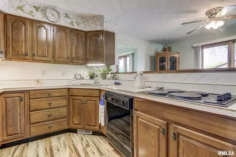 120 Como Ln, Springfield, IL 62703 photo 9