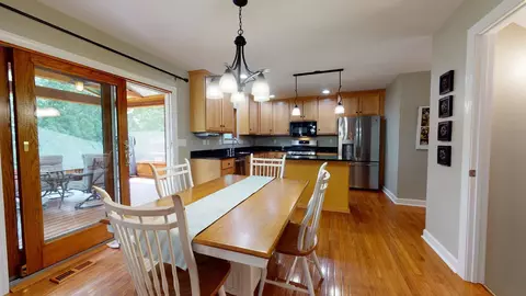 4304 Fielding Dr, Springfield, IL 62707 photo 8