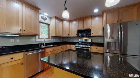 4304 Fielding Dr, Springfield, IL 62707 photo 9