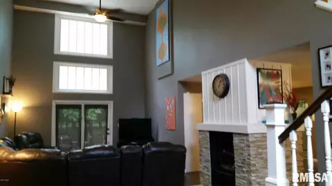 11093 Moses Dr, Benton, IL 62812 photo 8