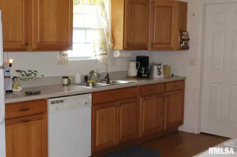 307 Evergreen, Herrin, IL 62948 photo 8