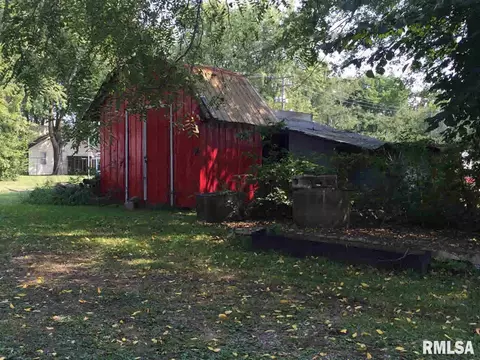 100 N Marshall, Dix, IL 62830 photo 2