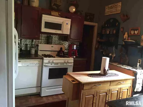 100 N Marshall, Dix, IL 62830 photo 5