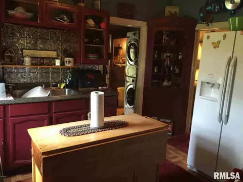 100 N Marshall, Dix, IL 62830 photo 4