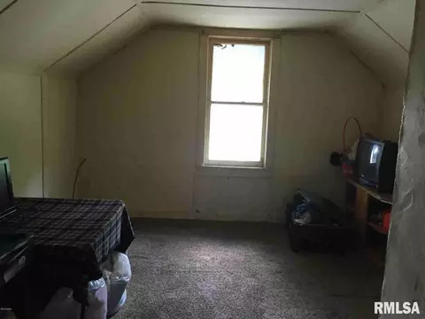 100 N Marshall, Dix, IL 62830 photo 9